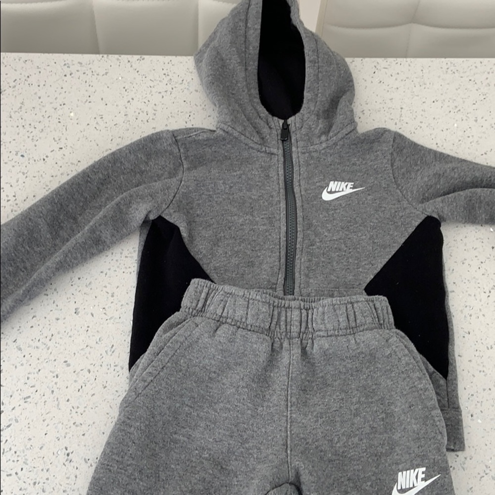 Nike Jogging Set for toddler 4T